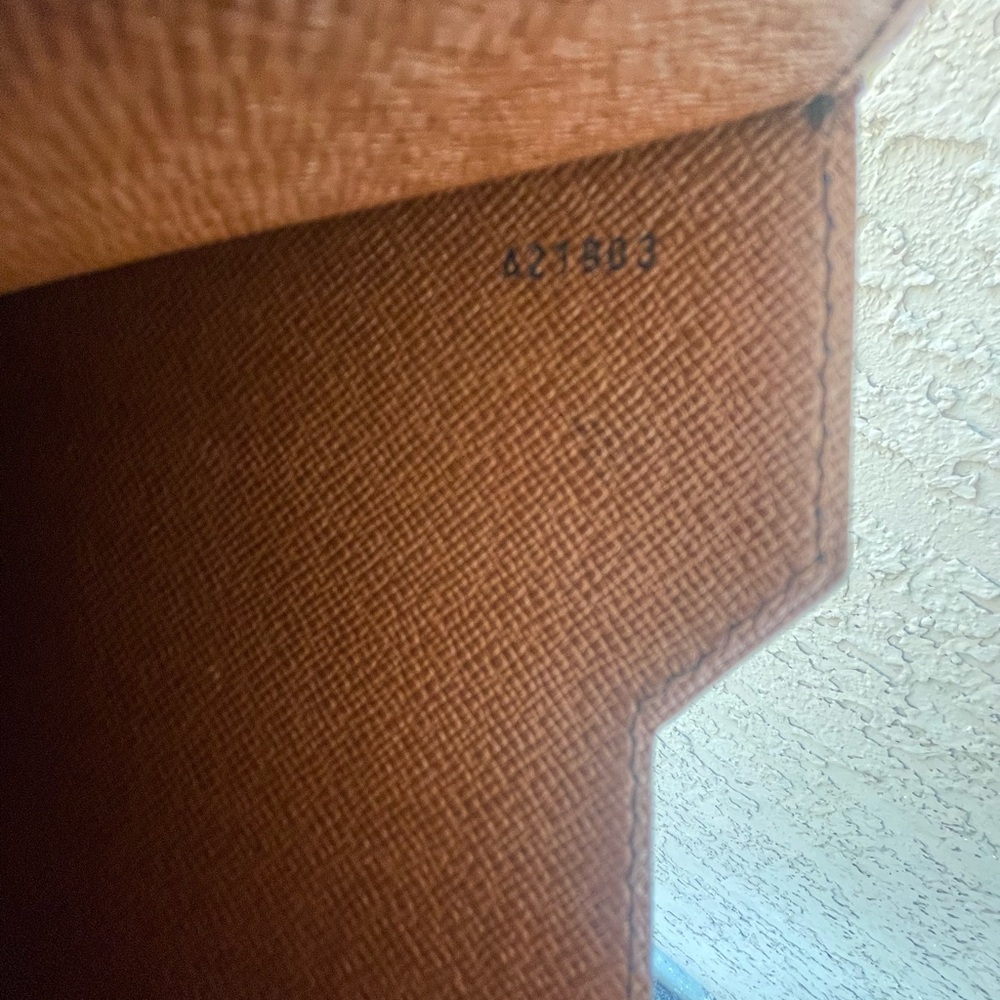 Louis Vuitton purse - Picture 11 of 11